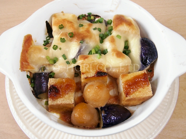 里芋と厚揚げのチーズ焼き