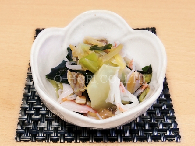 あさりとキャベツとカニカマの生姜和え