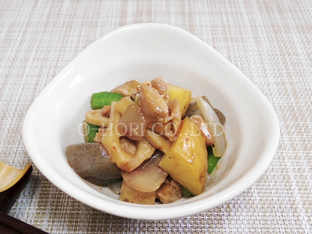鶏と根菜とポテトのピリ辛和え